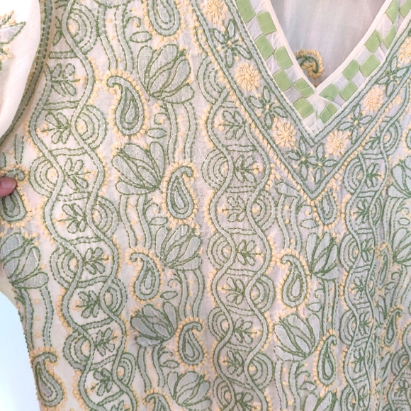 Chikankari green and yellow XL kurti - Picture 2 of 4